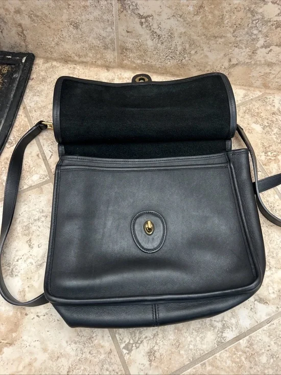 ☆Vintage☆ ~Coach Willis Bag 9927 Black Leather Crossbody Bag~ ☆Preowned☆ - Picture 7 of 11